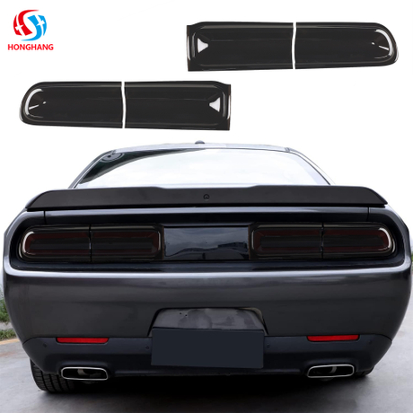 Крышка заднего фонаря Dodge Challenger